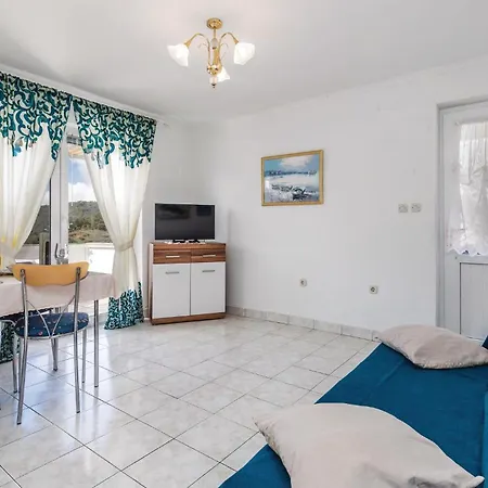 Apartment 1 Bedroom Lovely In Kampor