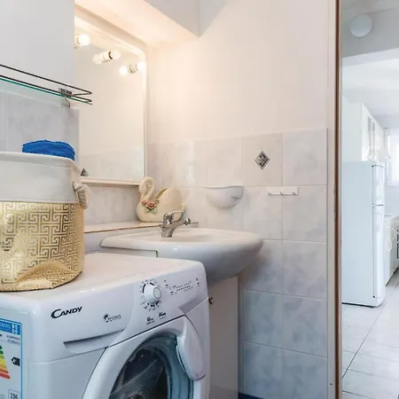 Apartment 1 Bedroom Lovely In