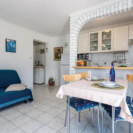 1 Bedroom Lovely In *