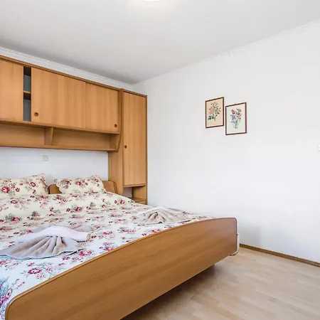 Appartamento 1 Bedroom Lovely In Kampor
